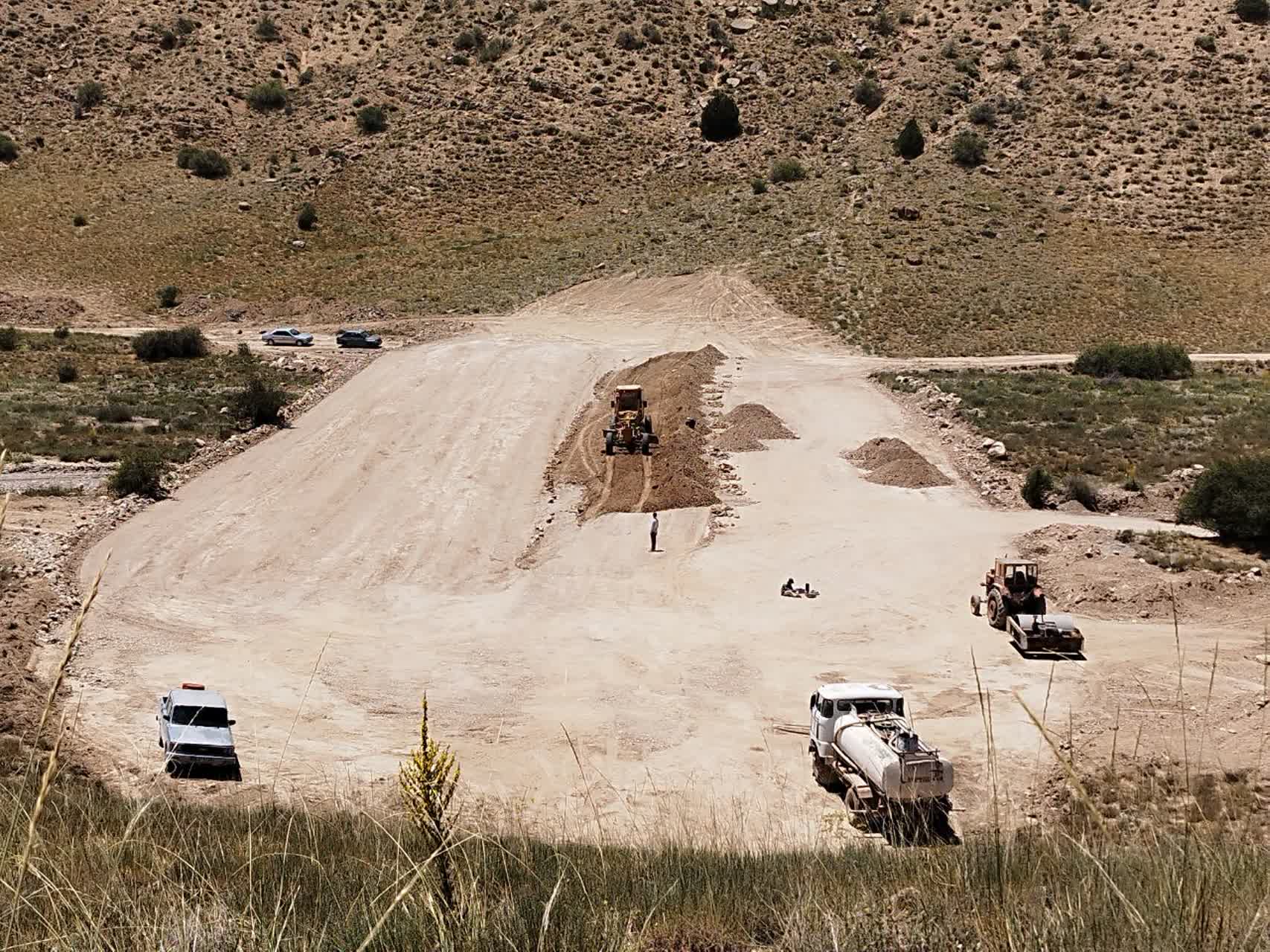 شروع عملیات بند خاکی روستای خادمانلو 